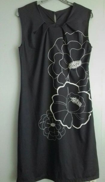 Robe fluide noire fleurs blanches 3 Suisses