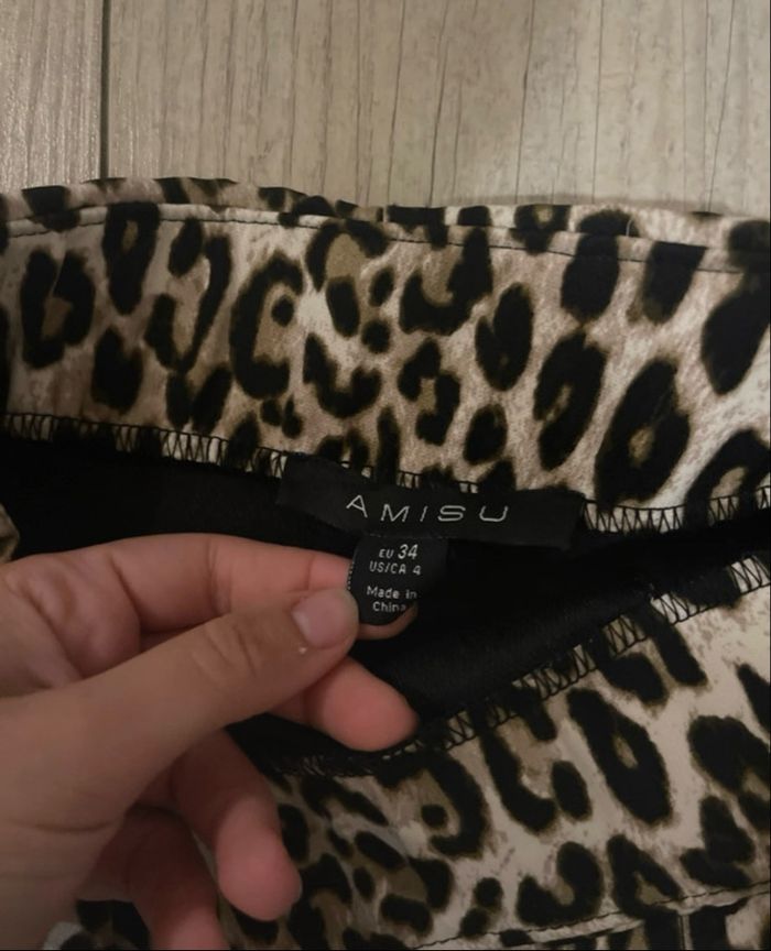 Jupe courte léopard - photo numéro 2