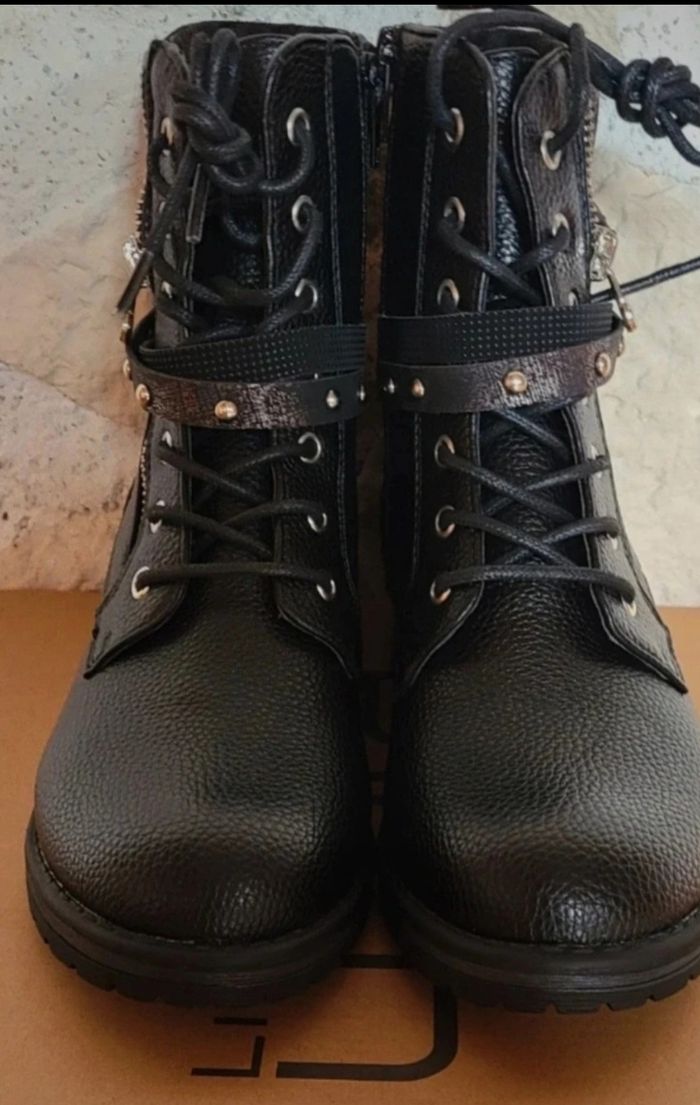 Superbe bottine neuve jamais portée femme taille 36 - photo numéro 5