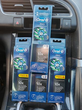 12 brosettes oral b neuves