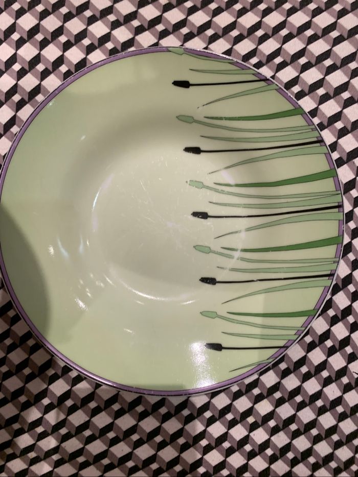 Lot de 6 assiettes creuses vertes et liserés lilas. Marque : - « Fine porcelaine, le tiroir d’Adeline « - photo numéro 2