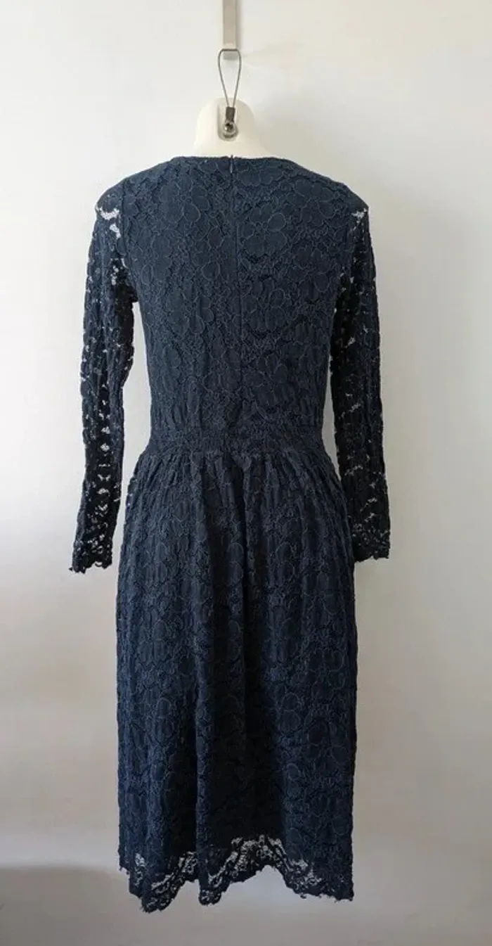 Robe mi-longue en dentelle manches longues - Brigitte Bardot - taille 2 - photo numéro 3