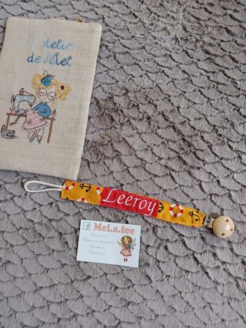 Attache tétine personnalisée