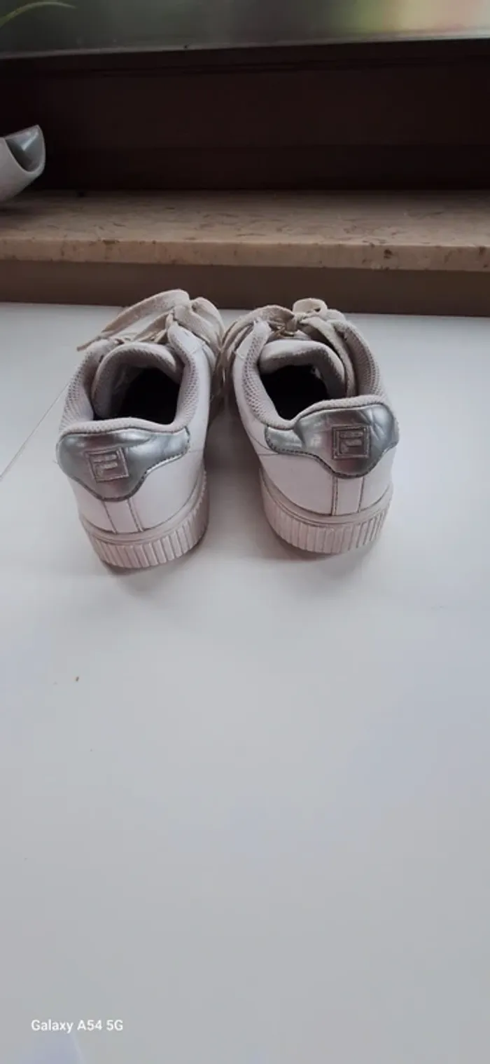 Baskets Fila 33,5 - photo numéro 4