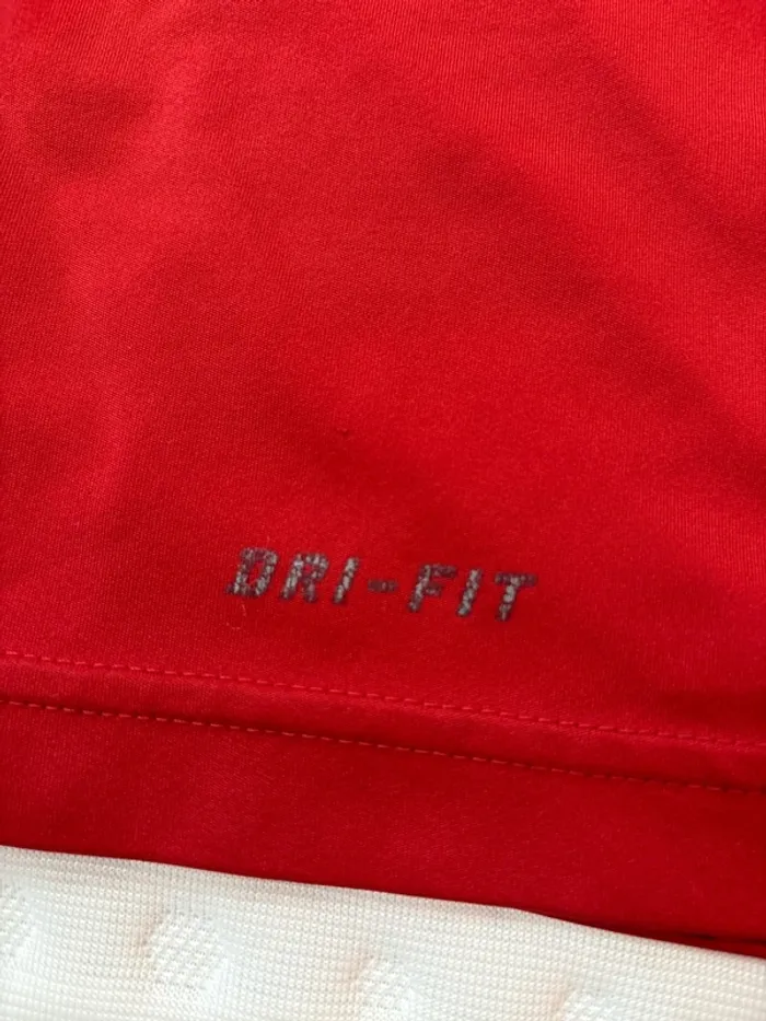 T-shirt de sport pour homme Nike taille S avec défaut bordeaux - photo numéro 4