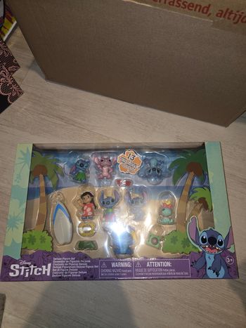 Lot de figurines stitch neuves