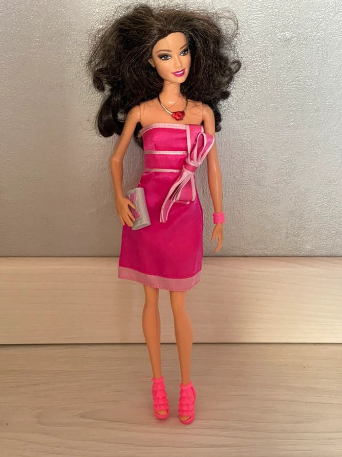 Tenue pour poupée barbie