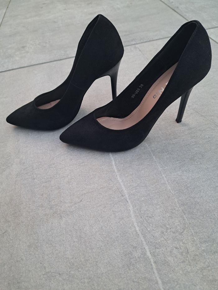 Escarpins noir talon haut en daim Nio Nio 👠 - photo numéro 4