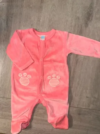 Pyjama en velour neuf