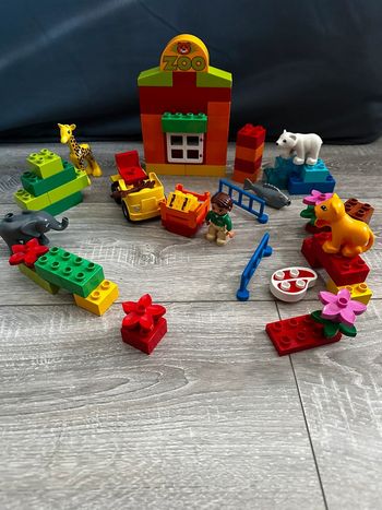 Lego Duplo « Mon 1er zoo »  en bon état.