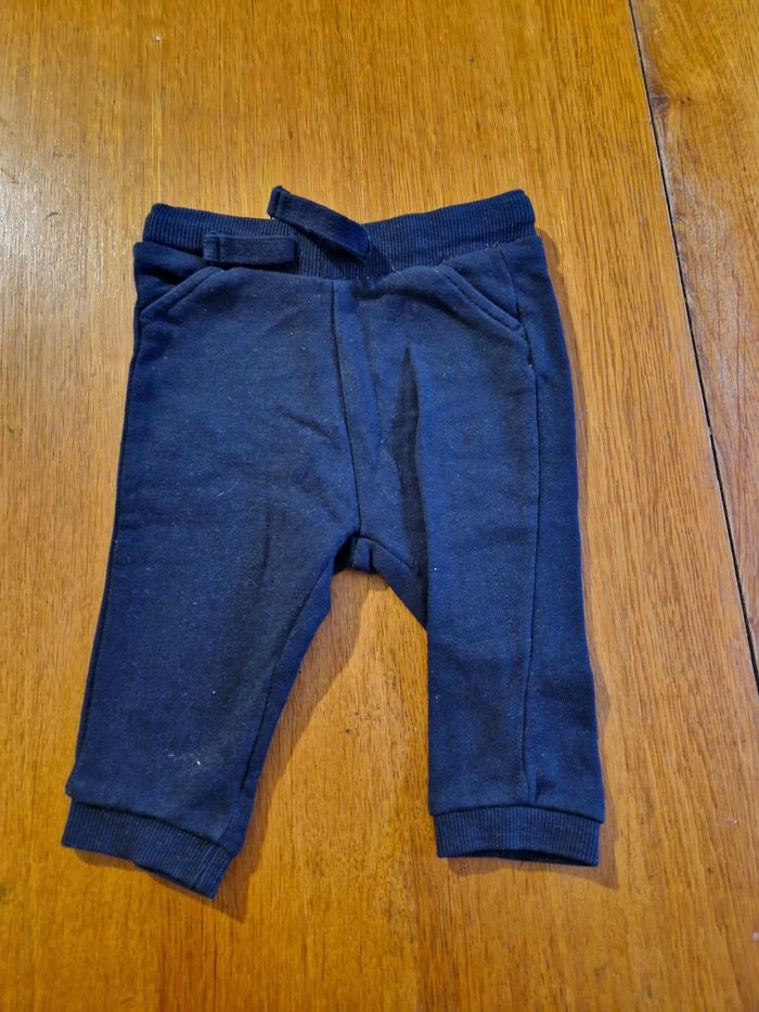 Lot 3 pantalons 6 mois - photo numéro 4