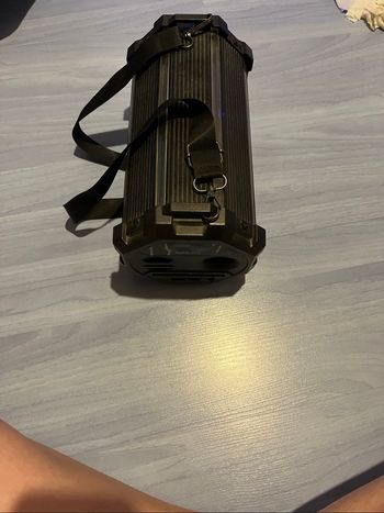 Enceinte avec lanière