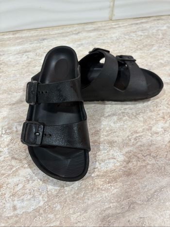 Sandale birkenstock taille 29 en très bon état