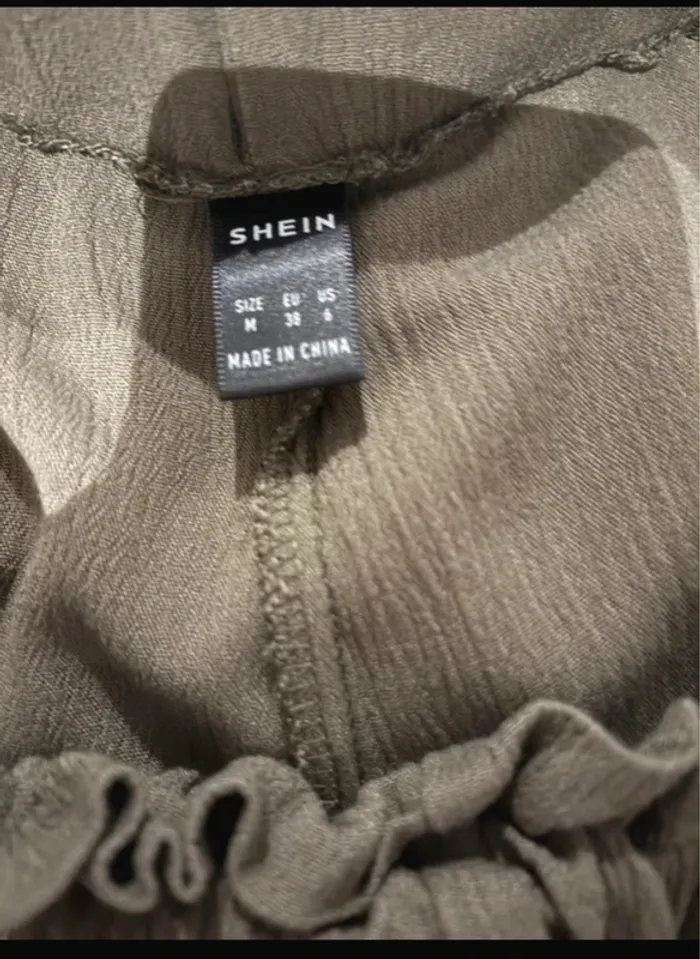 💚 Short kaki à taille froncée et ceinture – SHEIN – T.38 - photo numéro 5