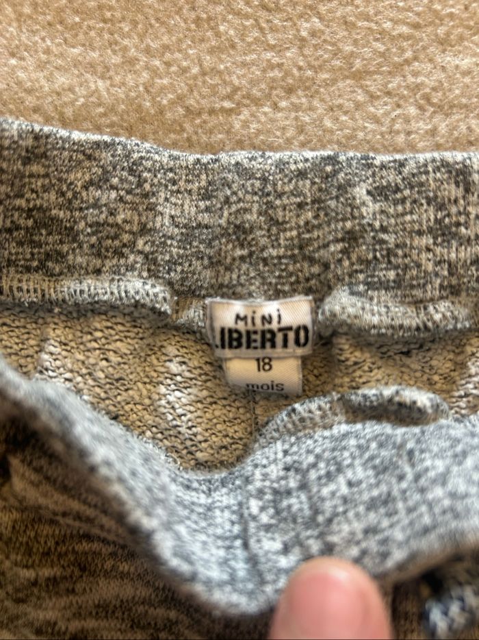 Lot de 3 joggings survêtement taille 18 mois - photo numéro 5