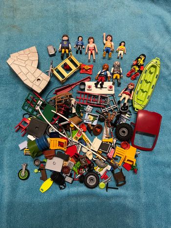 Gros lot de PLAYMOBIL divers en vrac à voir TBE