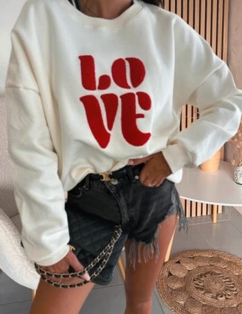Sweat love blanc et lettres rouges