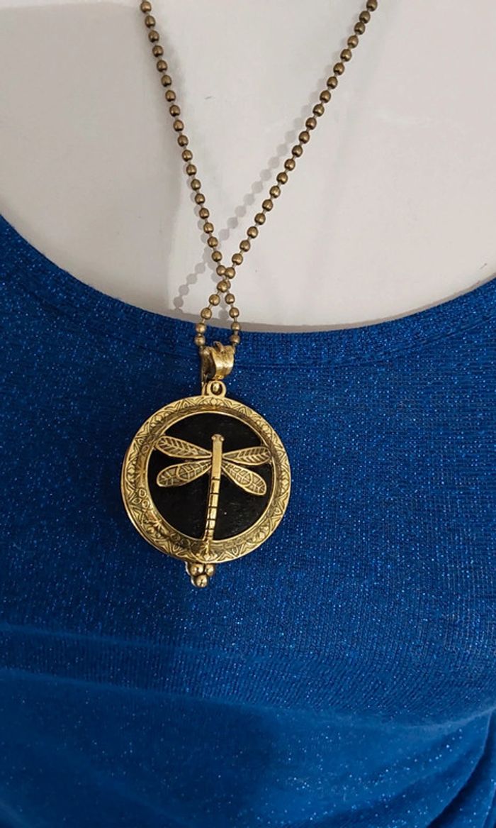 Médaillon doré cigale de provence sur chaîne - photo numéro 3