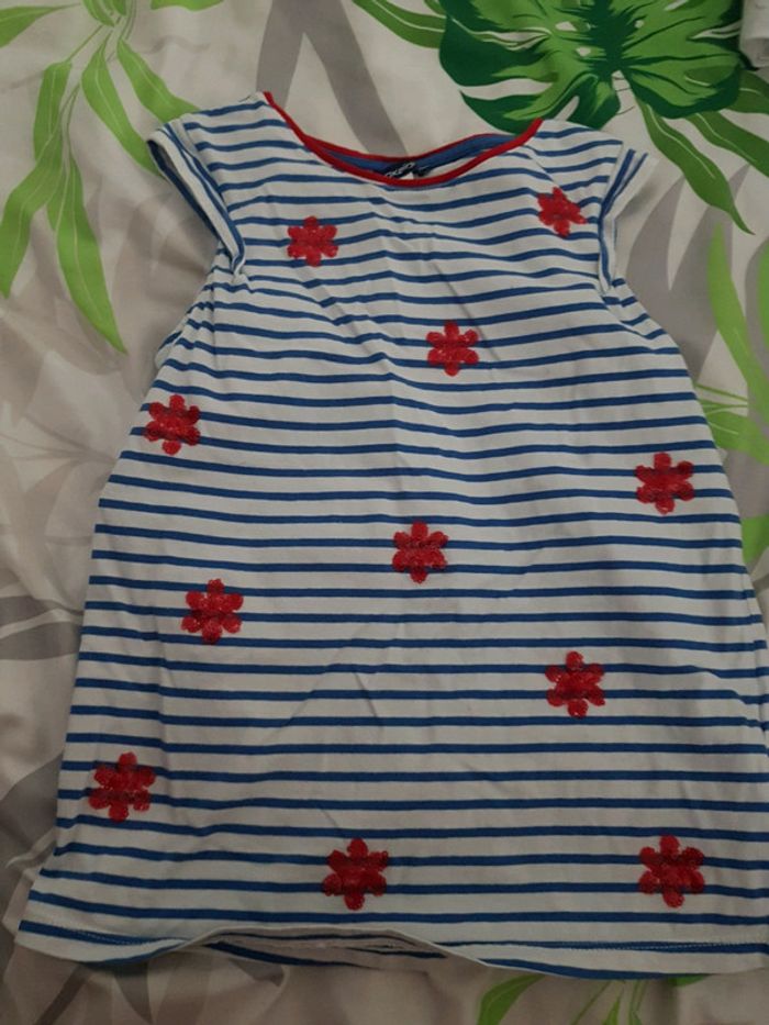 Haut rayé avec fleurs