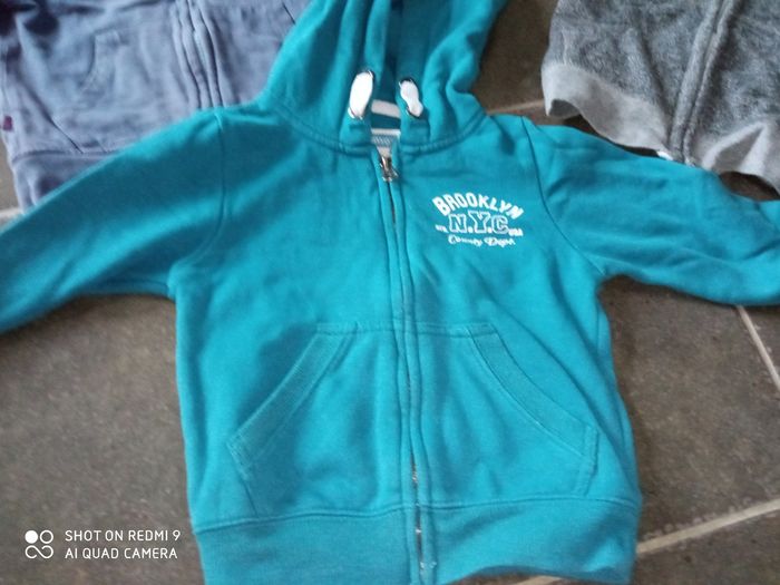 Lot 3 gilets 2 ans - photo numéro 2