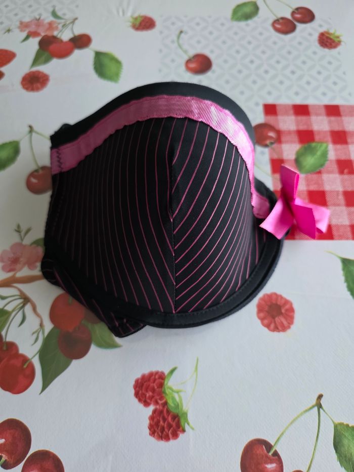 SOUTIEN-GORGE NOIR RAYÉ ROSE TAILLE 95C MARQUE MIM - photo numéro 5