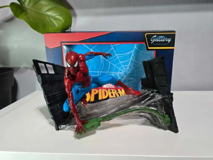 Diorama Spiderman Webbing (18cm) - photo numéro 3