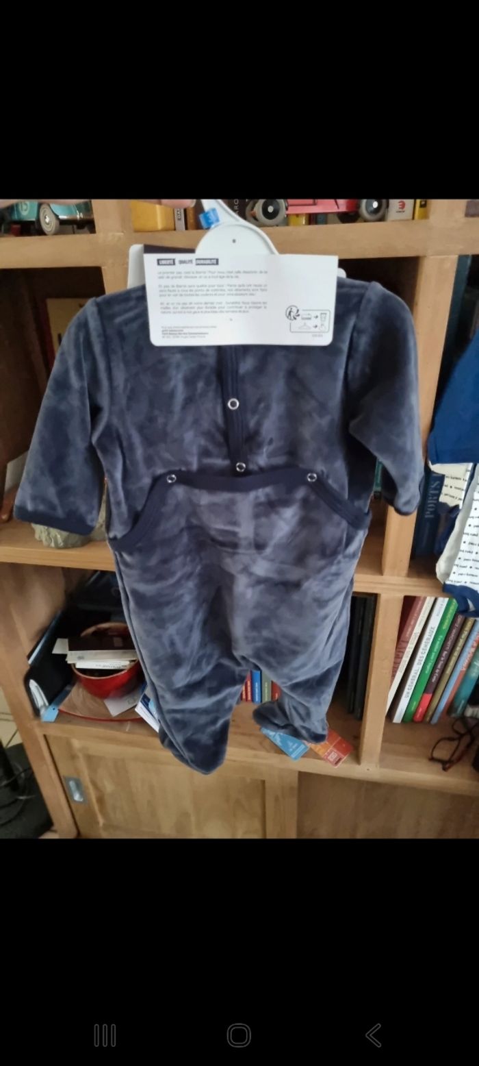 Pyjama + lot 3 bodys assortis Petit Bateau neufs - photo numéro 3