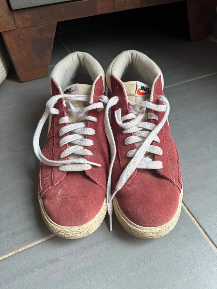 Nike blazer daim rouge taille 45 - photo numéro 2