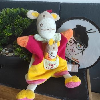 Doudou et compagnie marionnette âne cheval bébé doigt  jaune rouge rose vert