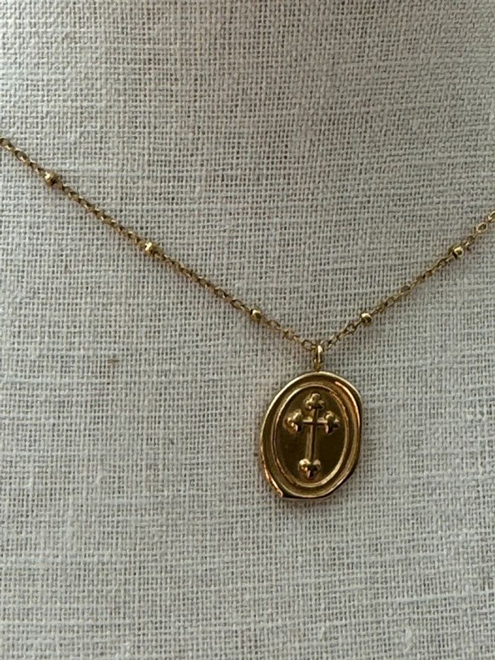 Collier chaîne boules réglable médaille croix en relief marque mira mira - photo numéro 4