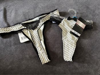 Lot de 2 string neuf steffy