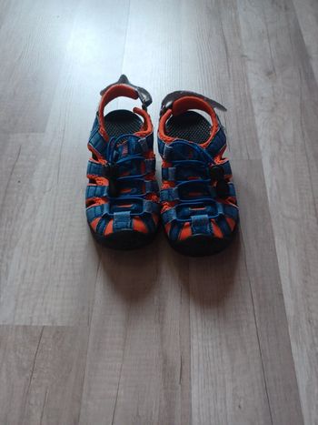 Très jolie chaussures pour garçon