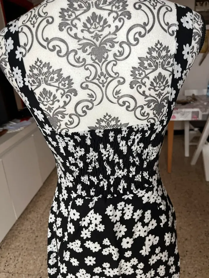 Magnifique robe Xside neuve - photo numéro 3