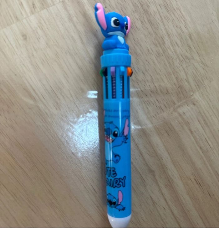 Stylo multicolore Stitch