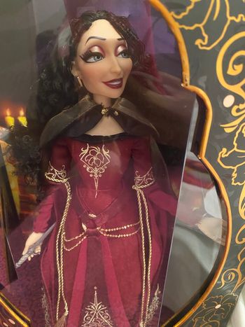 Poupée Disney édition limitée Mère Gothel