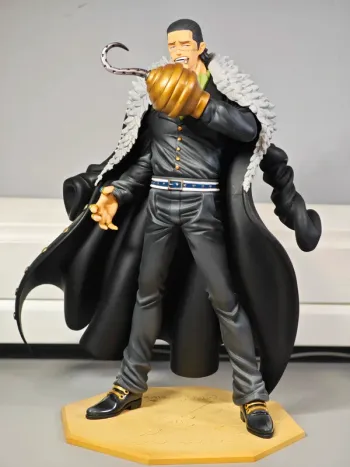 Figurine One Piece : Mr 0 Crocodile 24cm Megahouse sans boîte