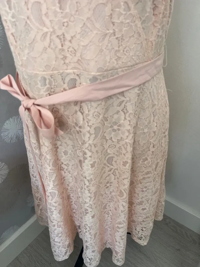 Robe dentelle - photo numéro 3