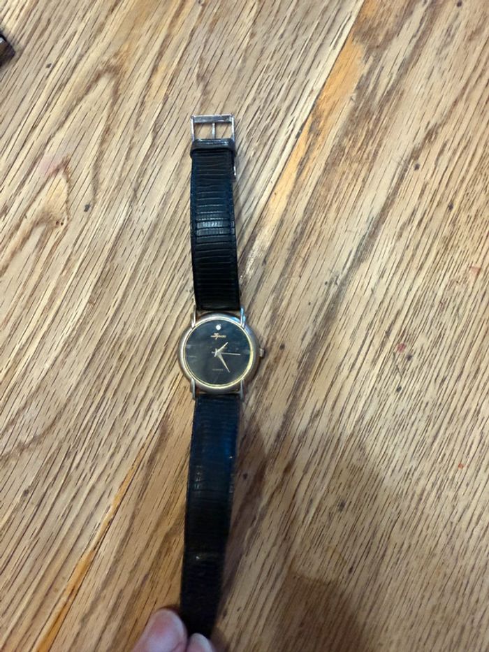 Deux montres fond noir - photo numéro 2