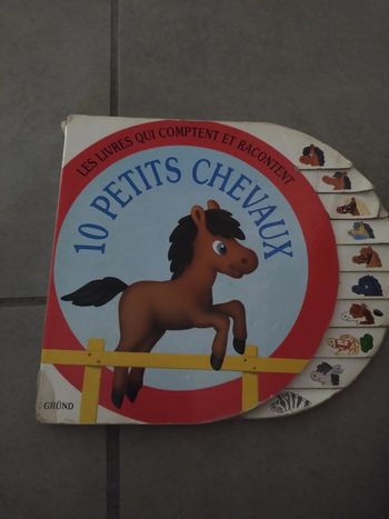 Livre 10 petits chevaux