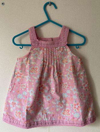 Robe sans manche fleuri encolure brodée taille 12/18 mois