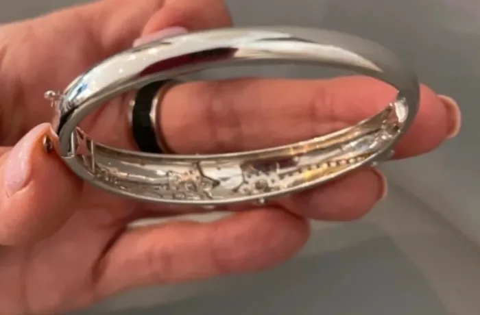 Bracelet rigide jonc en véritable argent et strass  Excellent état - photo numéro 8