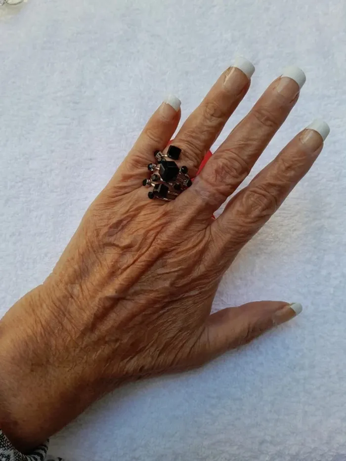 Superbe Bague avec Pierres noires, couleur argentée, taille 60 - photo numéro 5