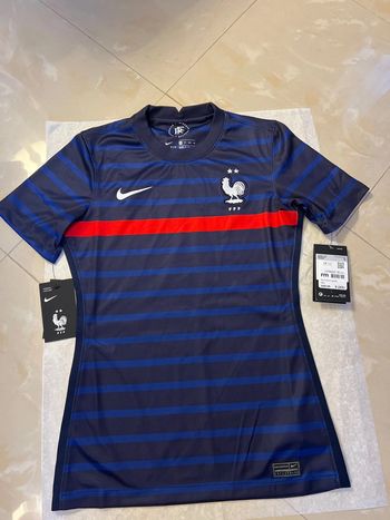 Maillot de foot Nike, équipe de France taille XS coupe cintré femme authentique neuf