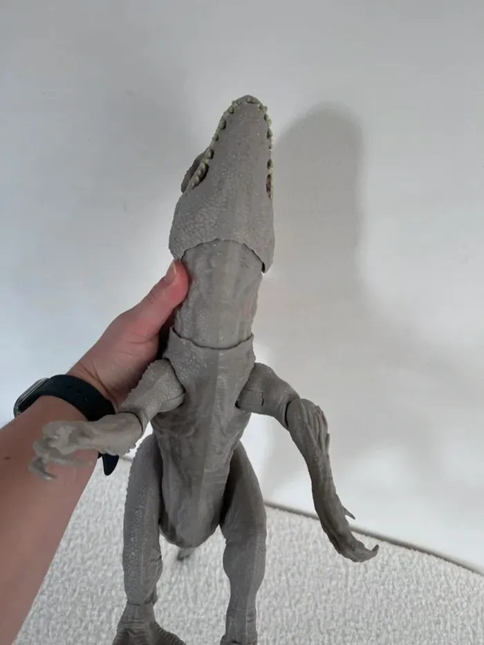 Dinosaure Jurassic World indominus Rex - photo numéro 8