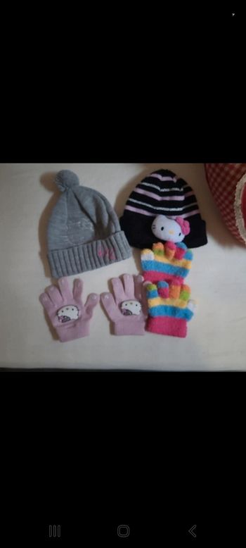 Lot de gants et bonnets