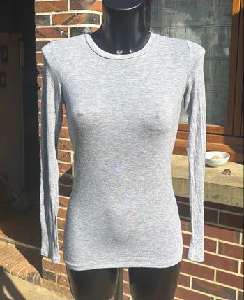 🩶 T-shirt gris à manches longues Voyelle – Taille unique