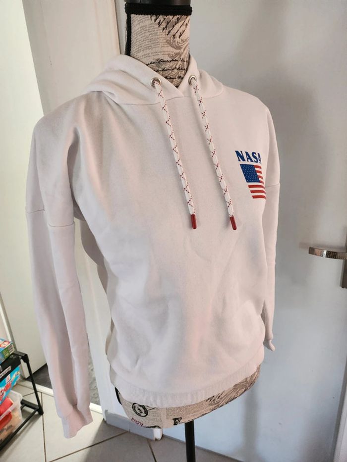 Très Joli pull blanc Nasa de taille 34