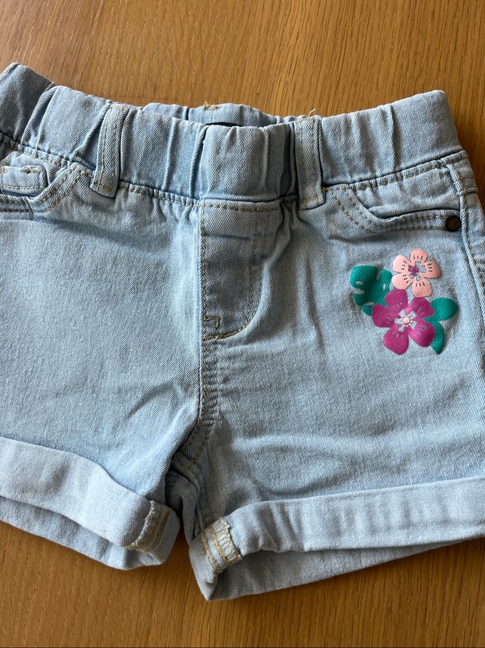 Short In Extenso bleu jean fleurs 4A TBE - photo numéro 2