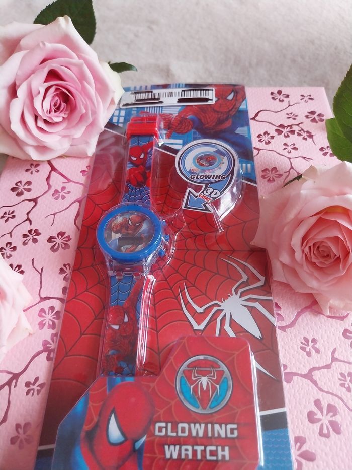 Montre spiderman. Pour garçon - photo numéro 4