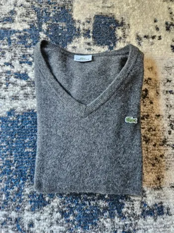 Pull en laine vierge Lacoste - Col V - Gris - Taille XS/S - Très bon état